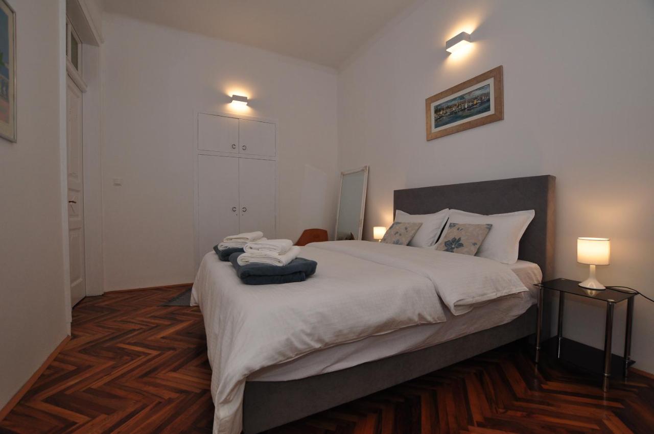 Apartment Moel Split Bagian luar foto