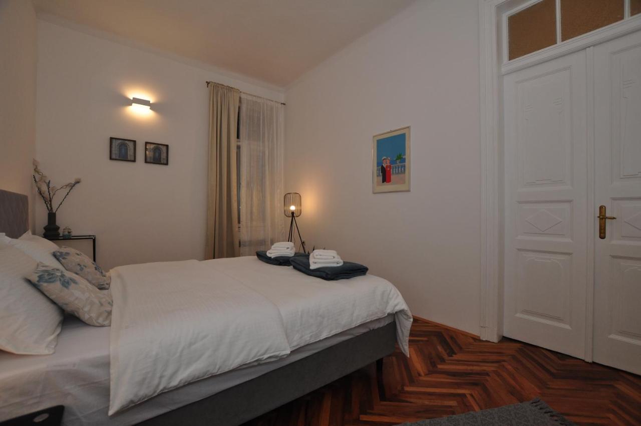 Apartment Moel Split Bagian luar foto