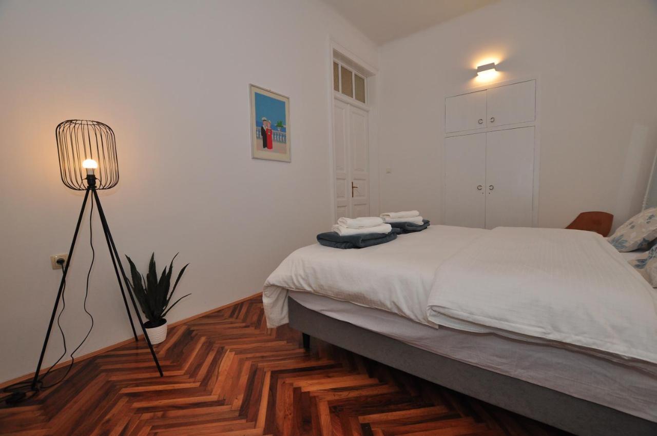Apartment Moel Split Bagian luar foto