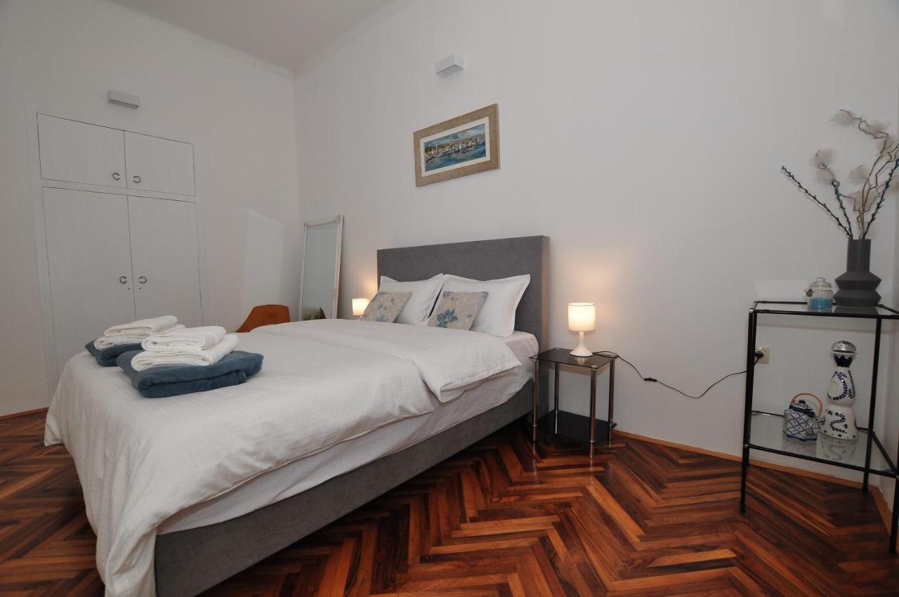 Apartment Moel Split Bagian luar foto