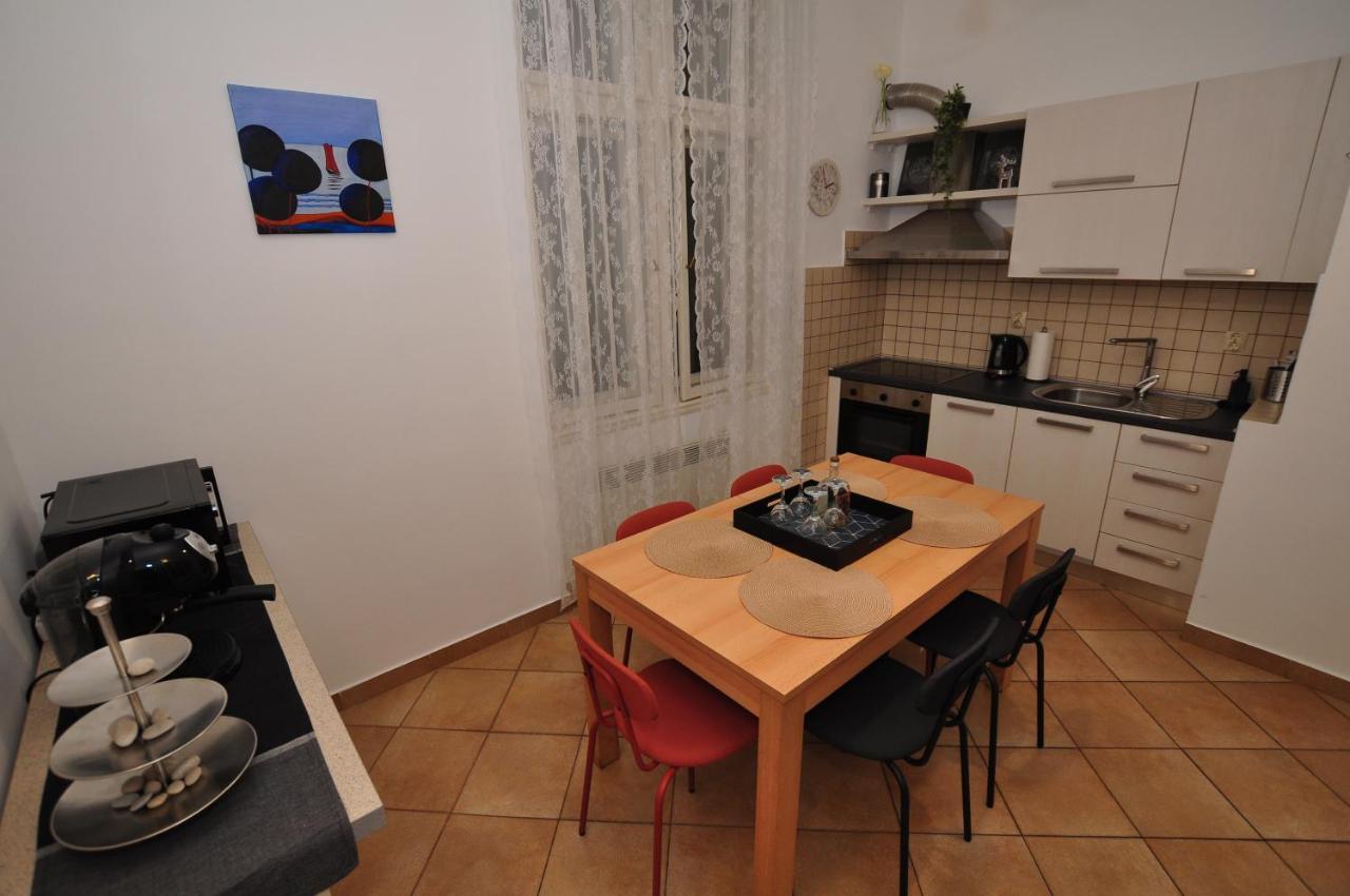 Apartment Moel Split Bagian luar foto