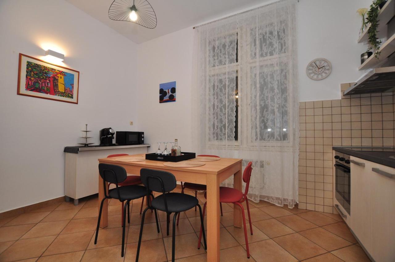 Apartment Moel Split Bagian luar foto