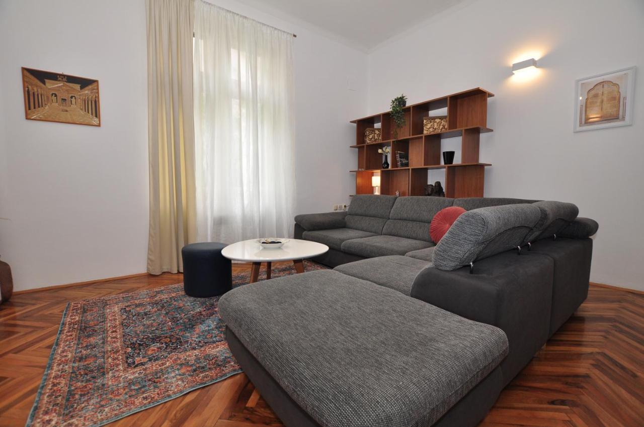 Apartment Moel Split Bagian luar foto