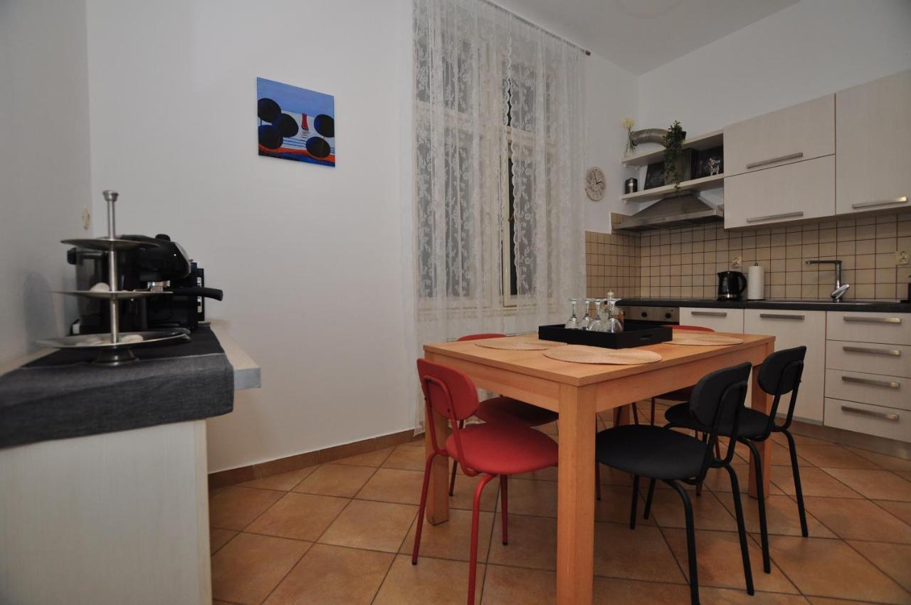 Apartment Moel Split Bagian luar foto