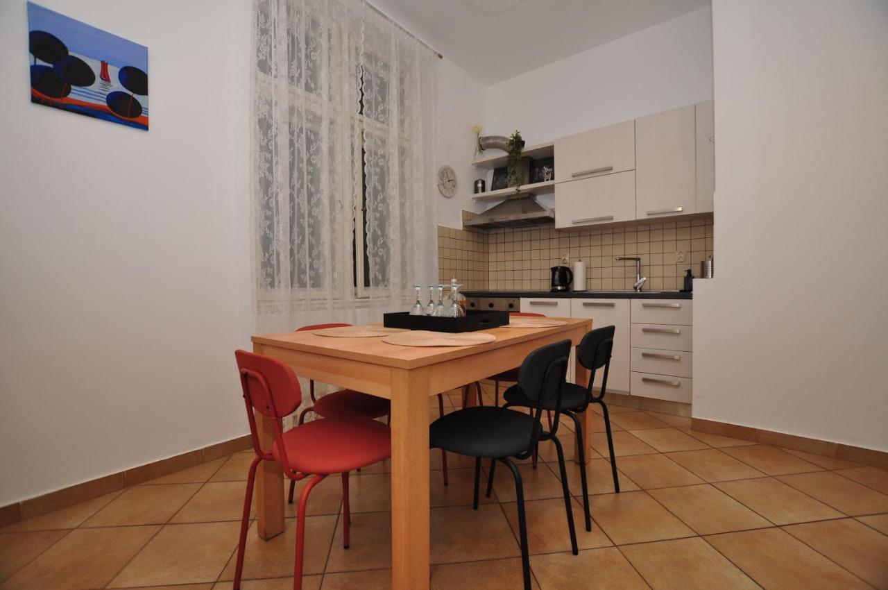 Apartment Moel Split Bagian luar foto